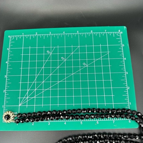 VTG Black Faceted Glass Layered Necklace Round Open Box Clasp Rhinestones - Picture 9 of 9